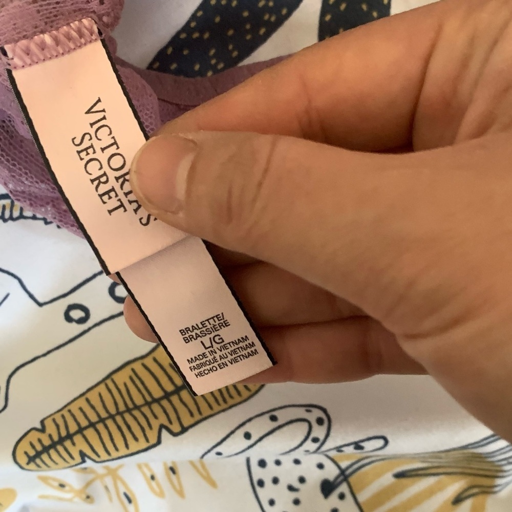 Victoria Secret Lace Mauve Bralettes. Size L - Picture 5 of 6